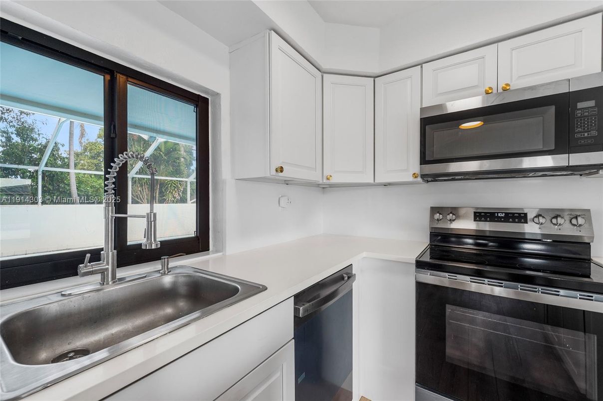 Interior, Kitchen, Stainless Steel Appliances