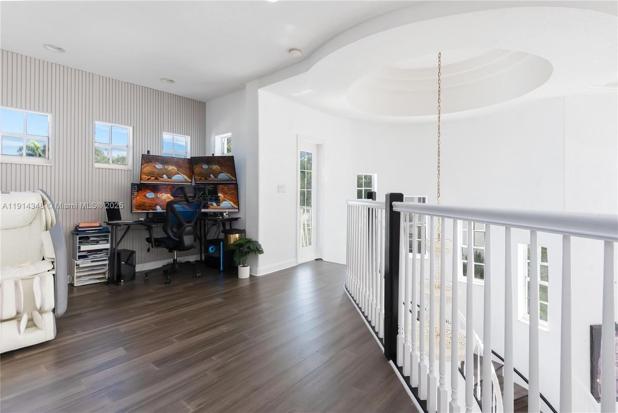 Chandelier, Home Office, Interior, Recessed Lighting, Water, Wood Texture Flooring