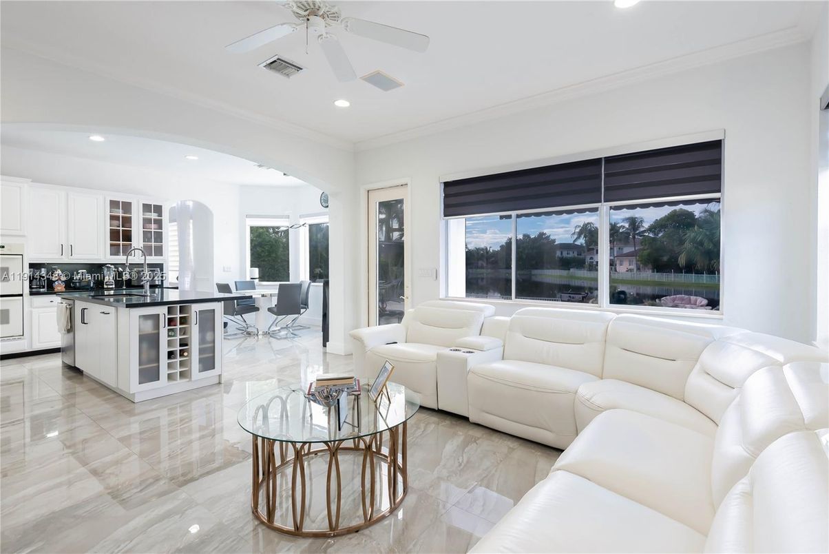 Dining room, Interior, Kitchen, Living room, Recessed Lighting
