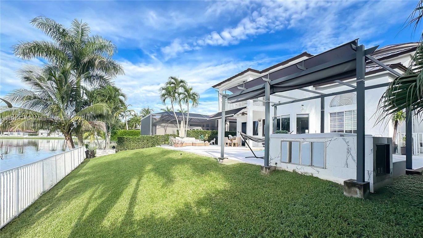 Backyard, Exterior, Water