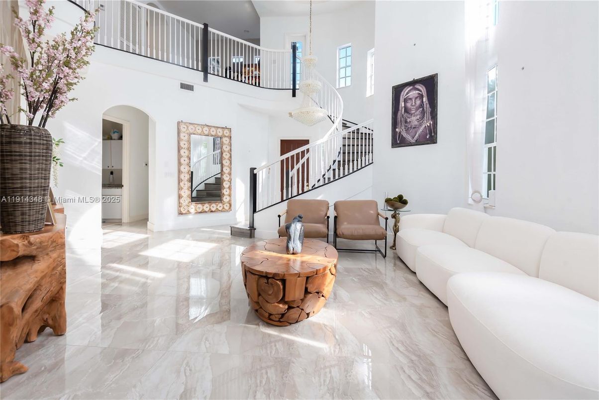 Interior, Living room, Marble, Pendant Lights, Recessed Lighting