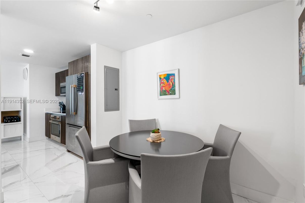 Dining room, Interior, Kitchen, Marble, Recessed Lighting