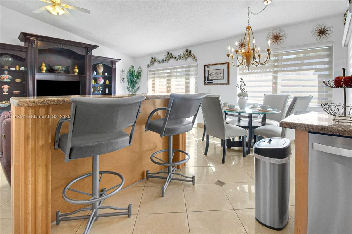 Chandelier, Dining room, Interior