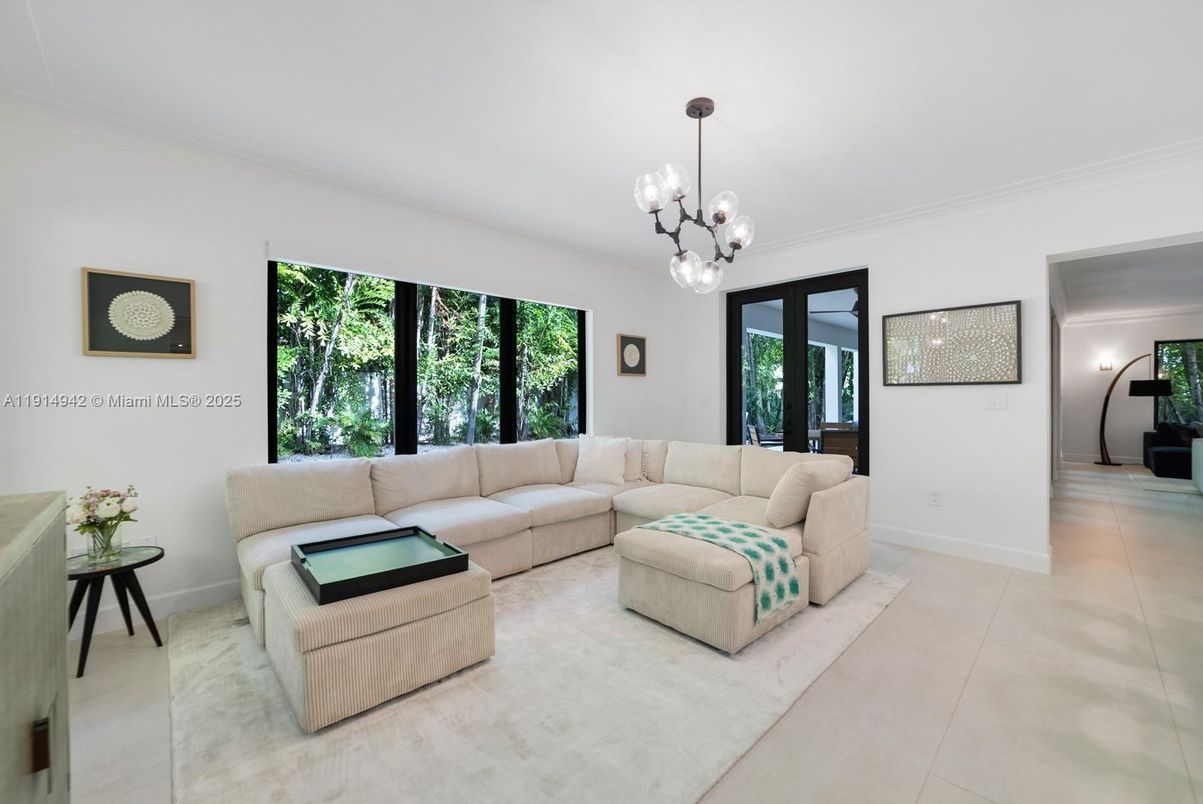 Interior, Living room, Pendant Lights