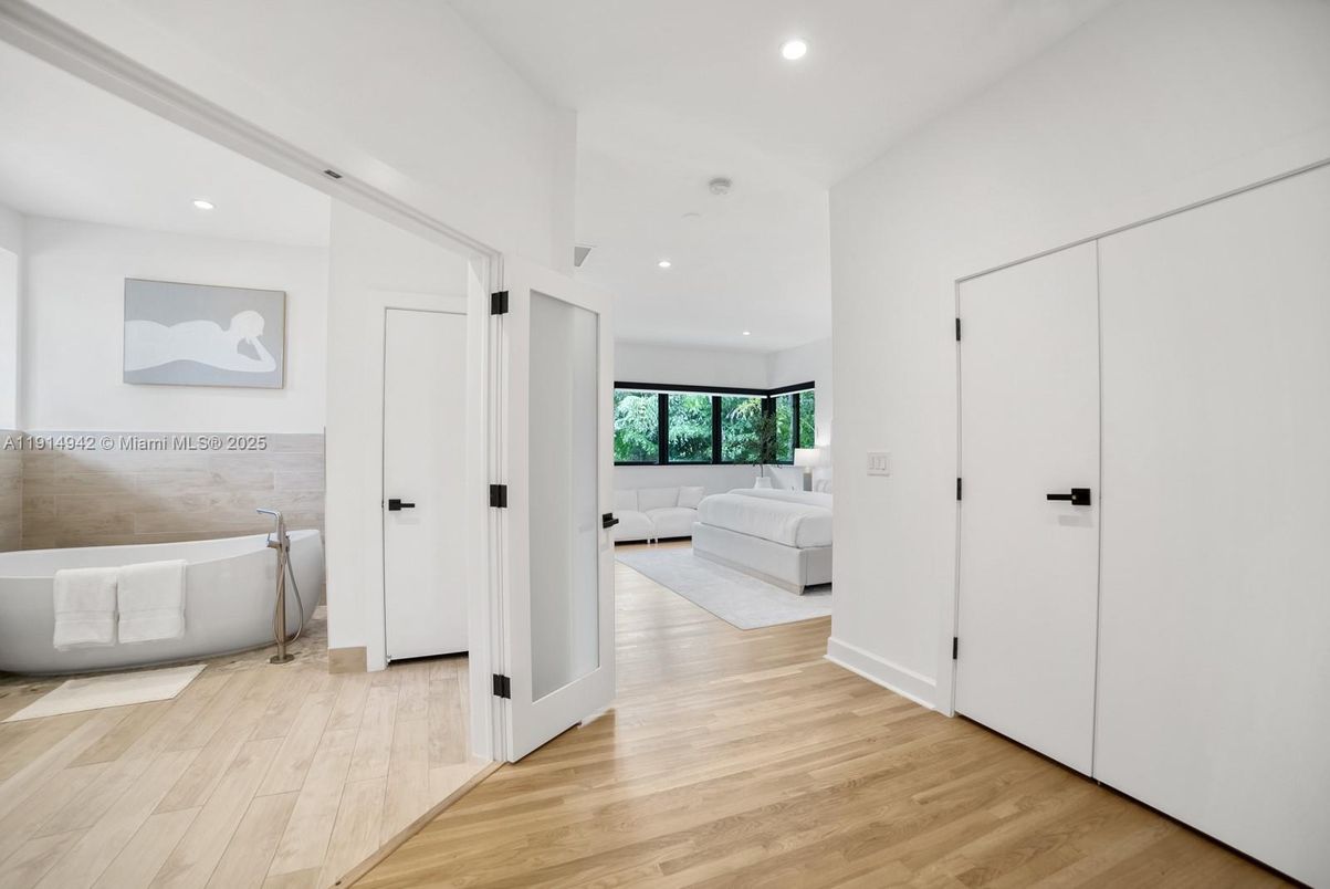 Bathroom, Bedroom, Interior, Recessed Lighting, Wood Texture Flooring