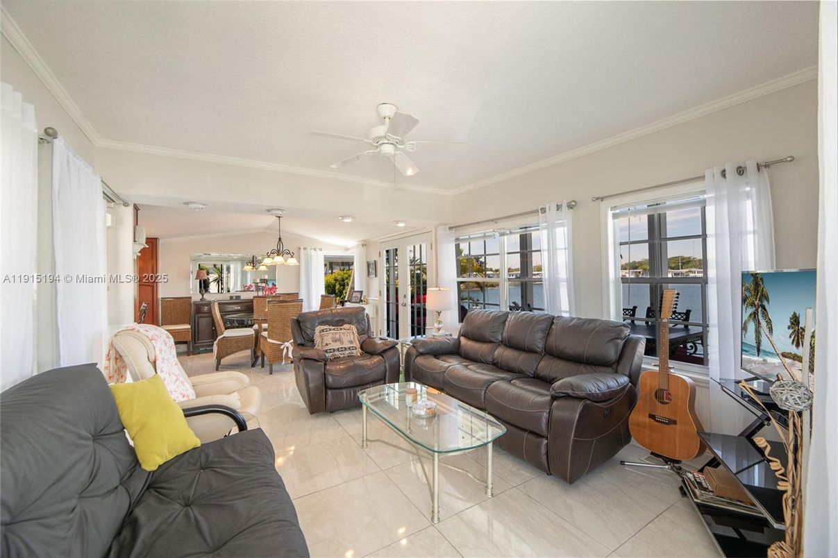 Chandelier, Dining room, Interior, Living room, Pendant Lights, Recessed Lighting, Water