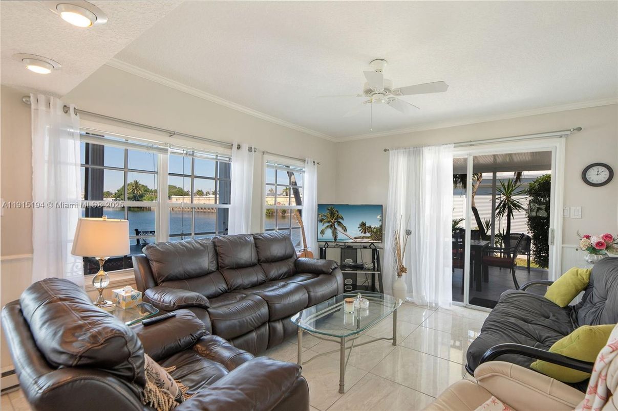 Interior, Living room, Recessed Lighting, Water