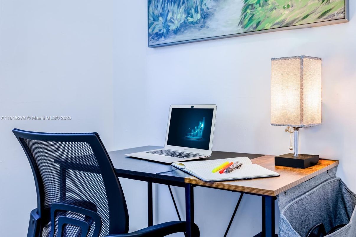 Home Office, Interior