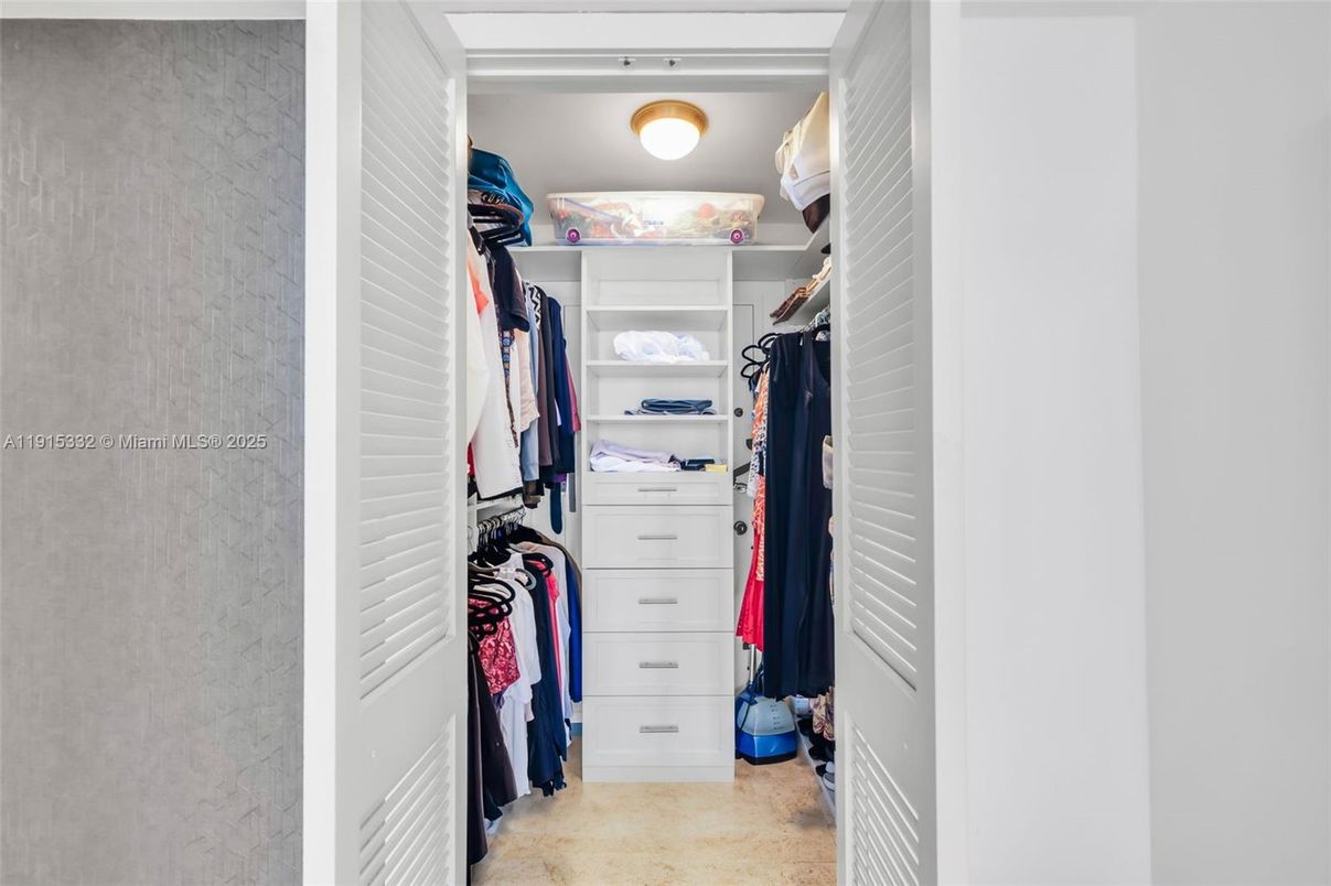 Interior, Walk-in Closets