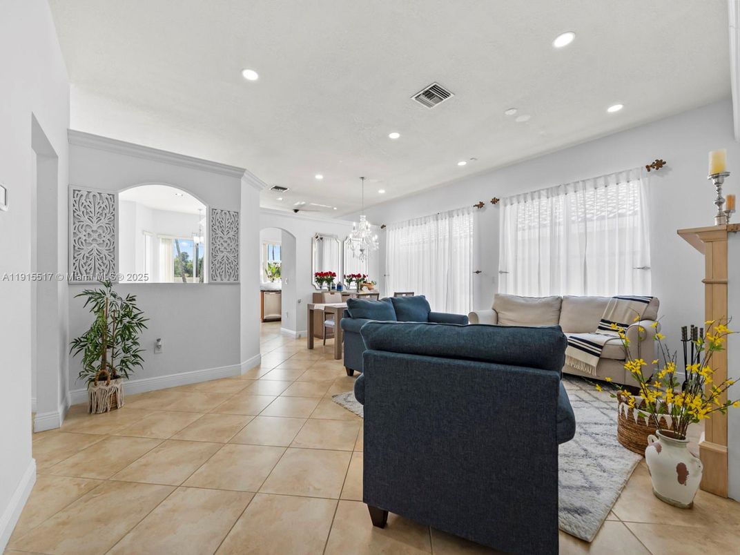 Dining room, Interior, Living room, Pendant Lights, Recessed Lighting