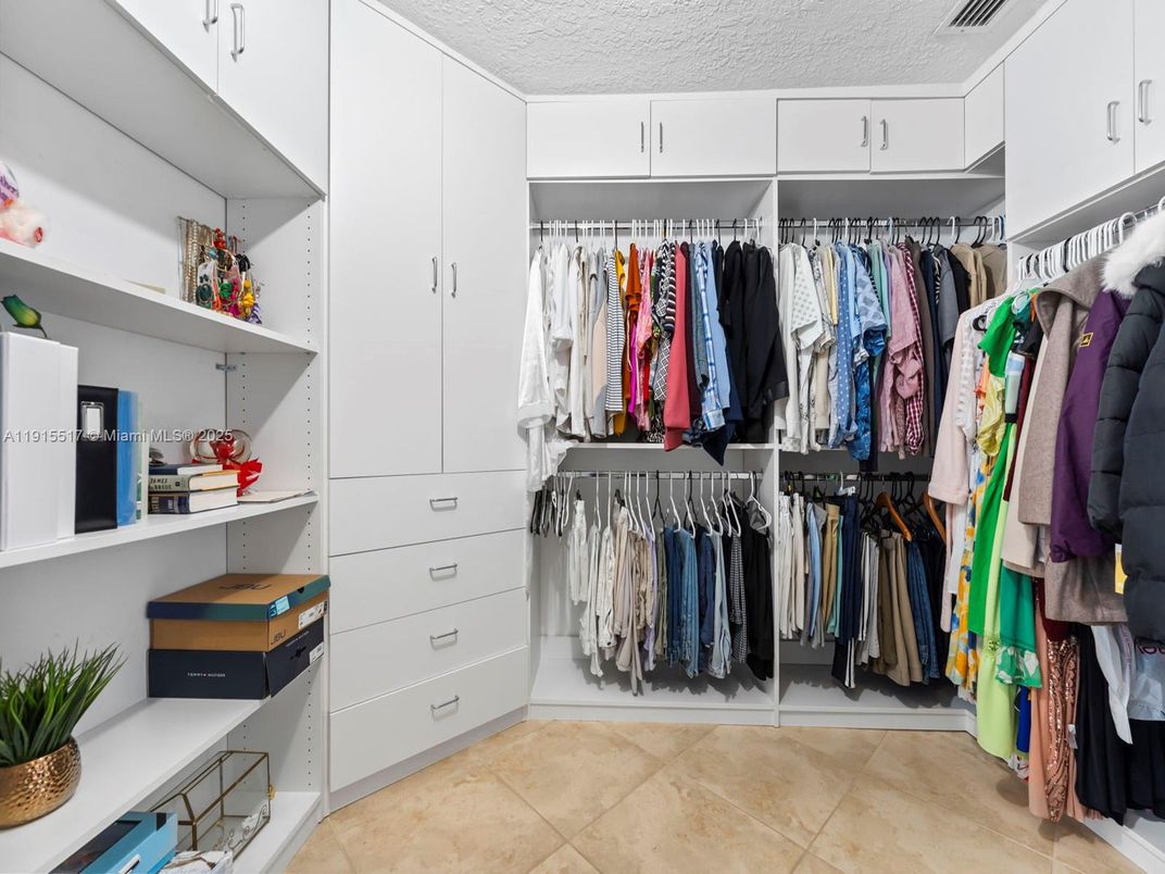Interior, Walk-in Closets