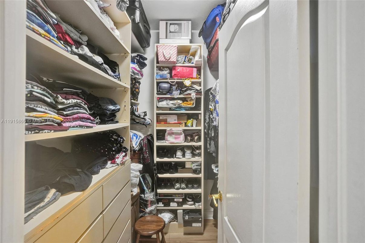 Interior, Walk-in Closets
