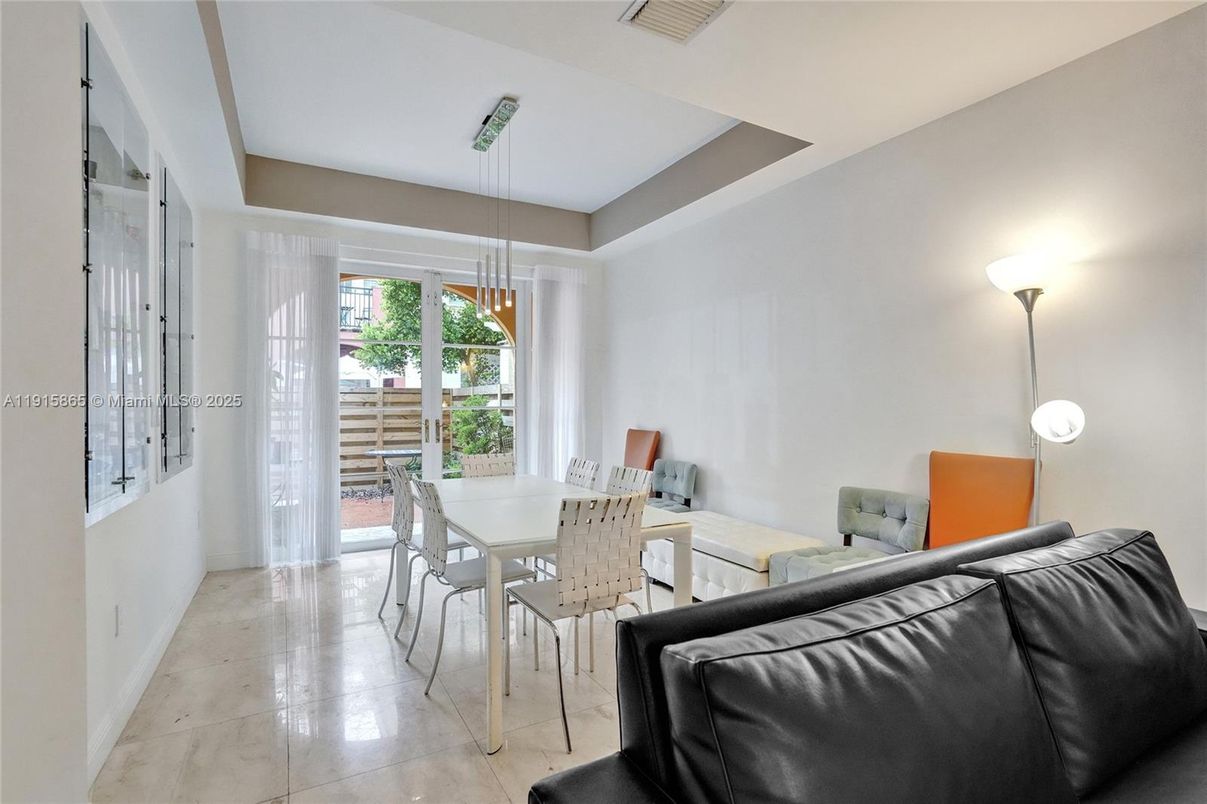 Dining room, Interior, Pendant Lights