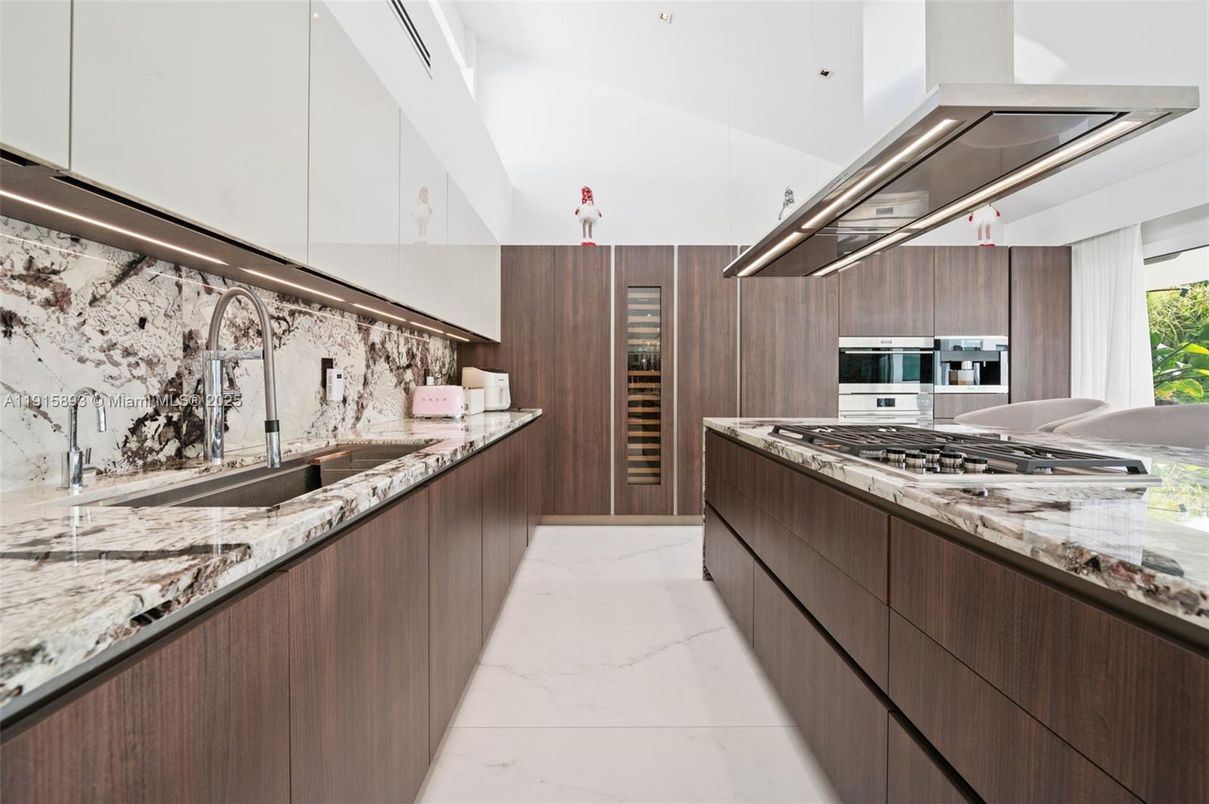 Interior, Kitchen, Marble, Stainless Steel Appliances