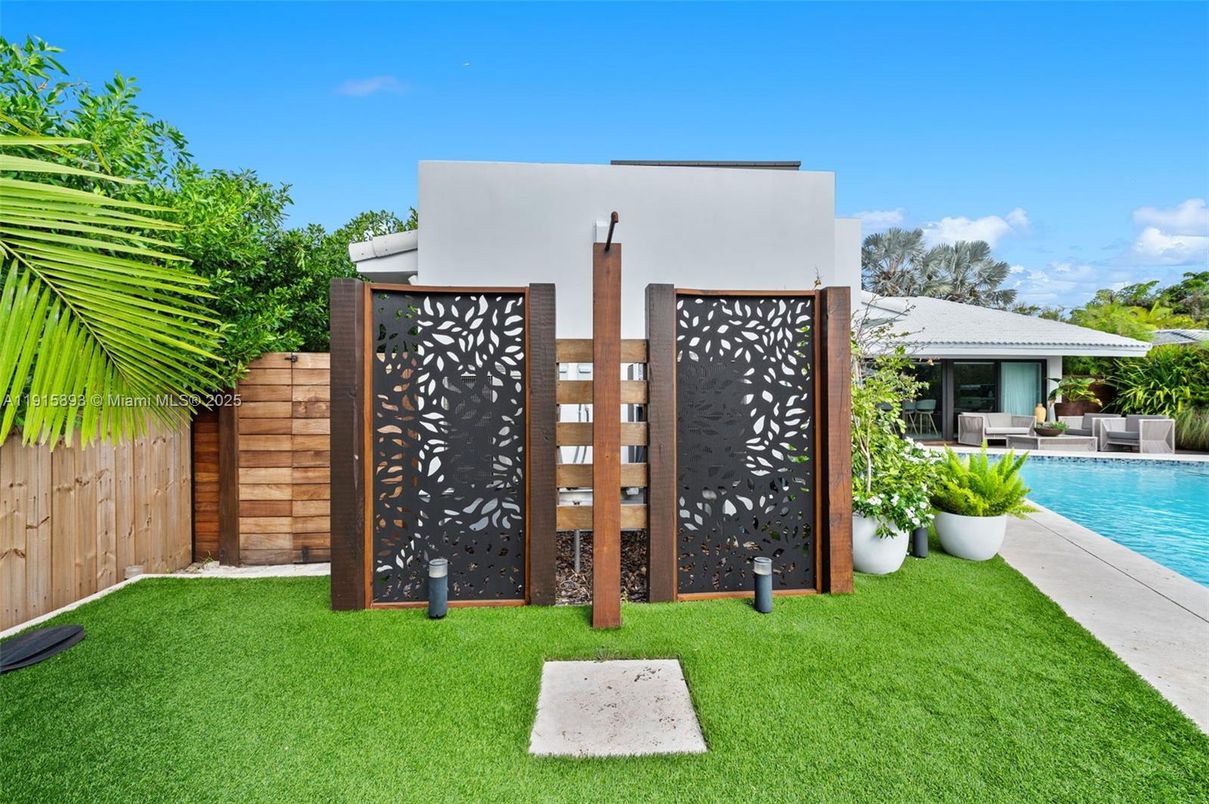 Backyard, Exterior, Pool