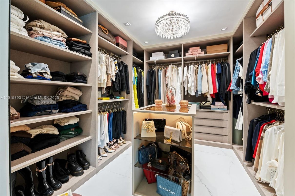 Chandelier, Interior, Recessed Lighting, Walk-in Closets