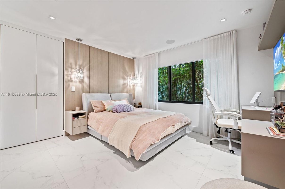 Bedroom, Home Office, Interior, Marble, Recessed Lighting