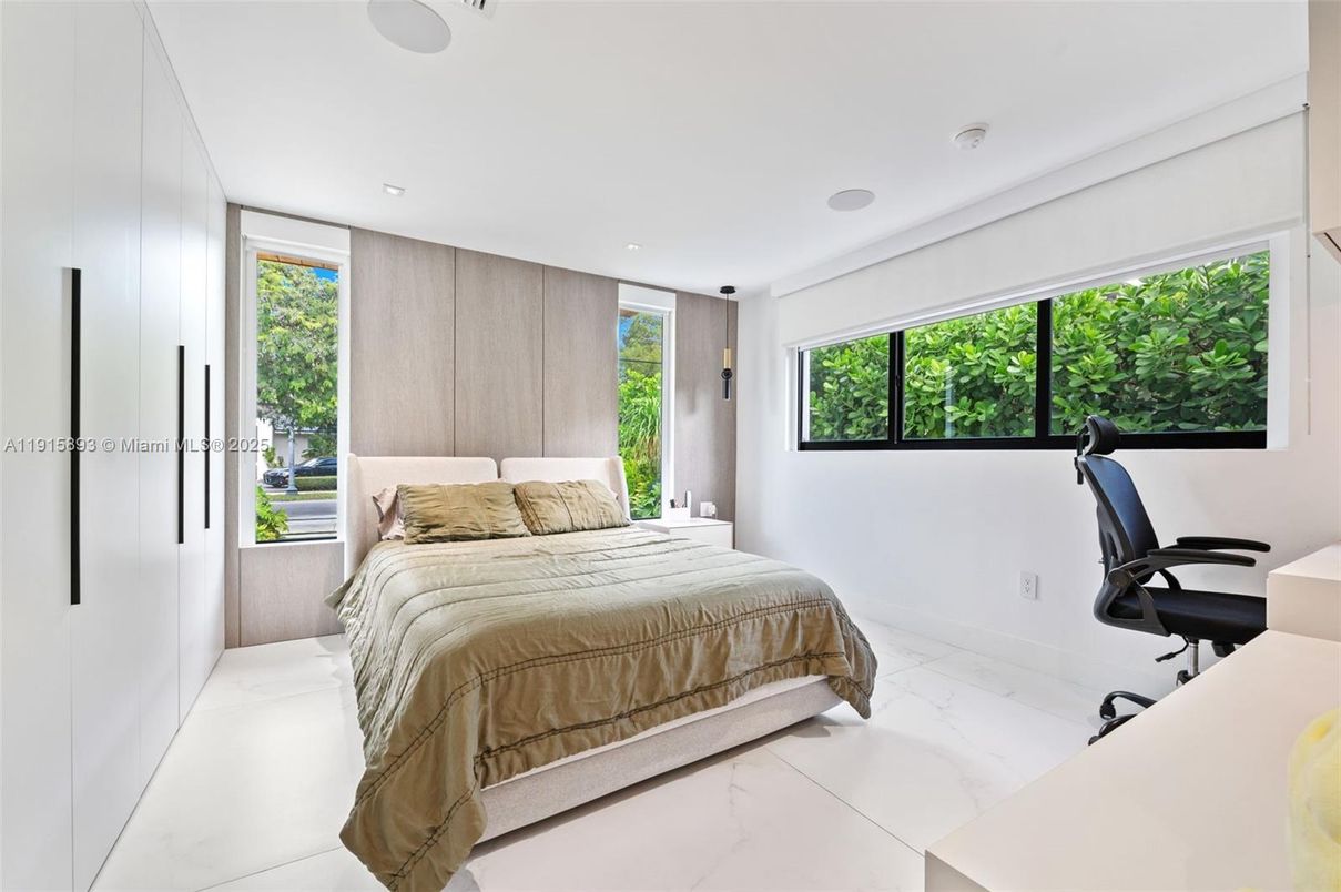 Bedroom, Interior, Marble, Recessed Lighting