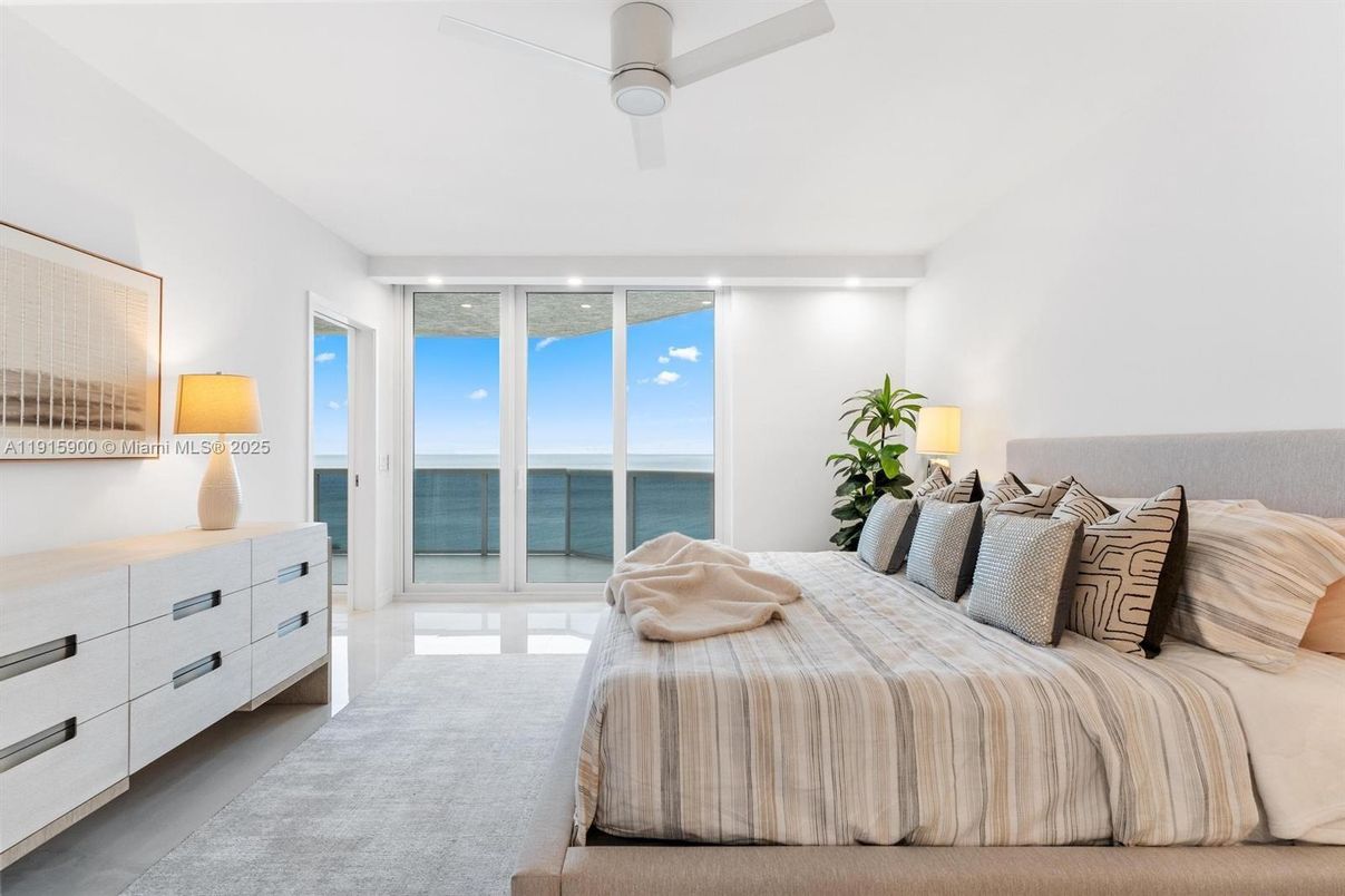 Bedroom, Interior, Water