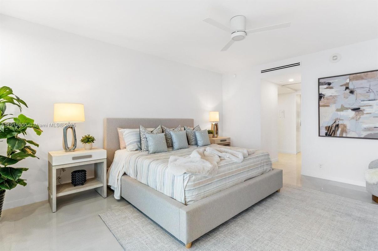 Bedroom, Interior, Recessed Lighting