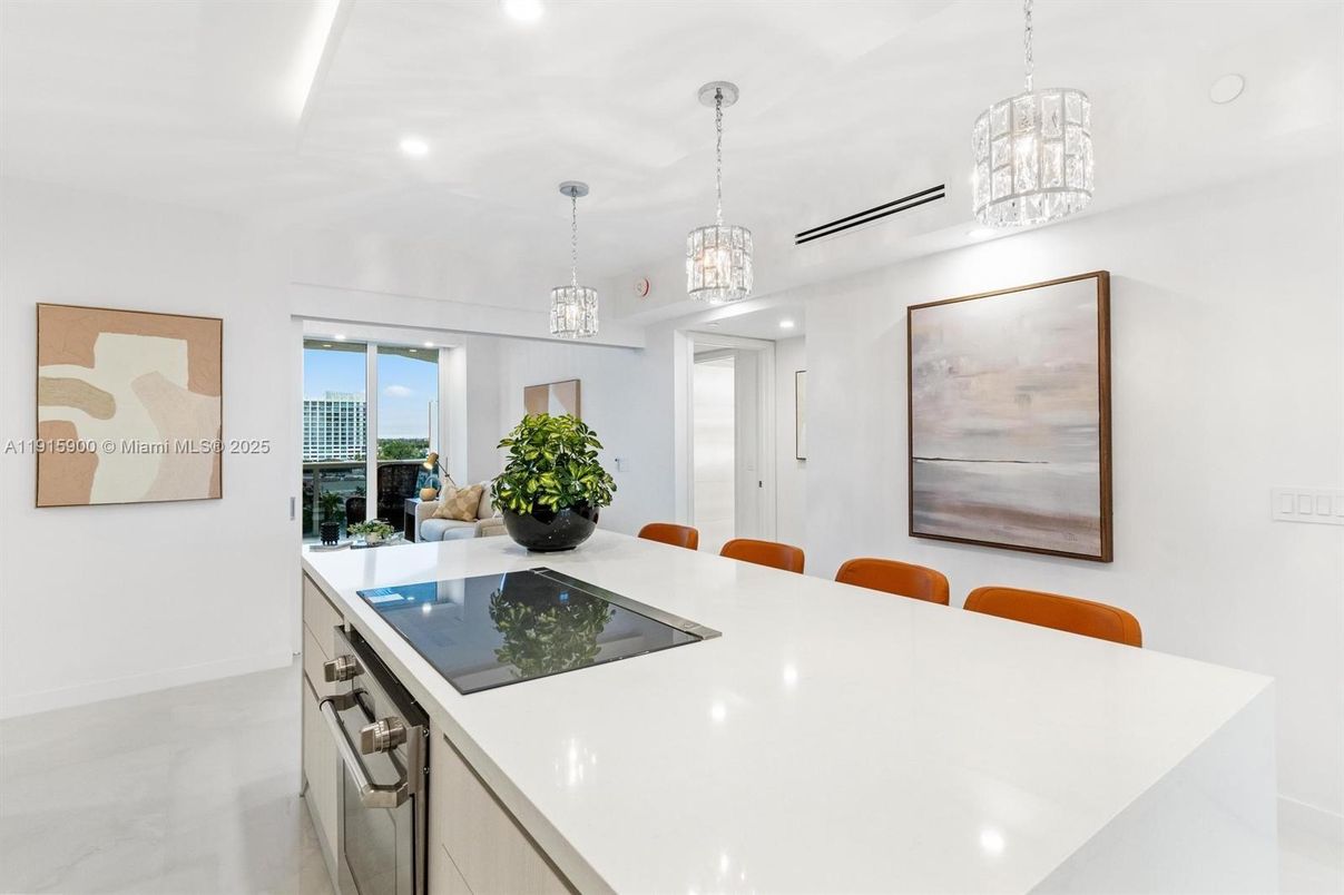 Dining room, Interior, Kitchen, Pendant Lights, Recessed Lighting