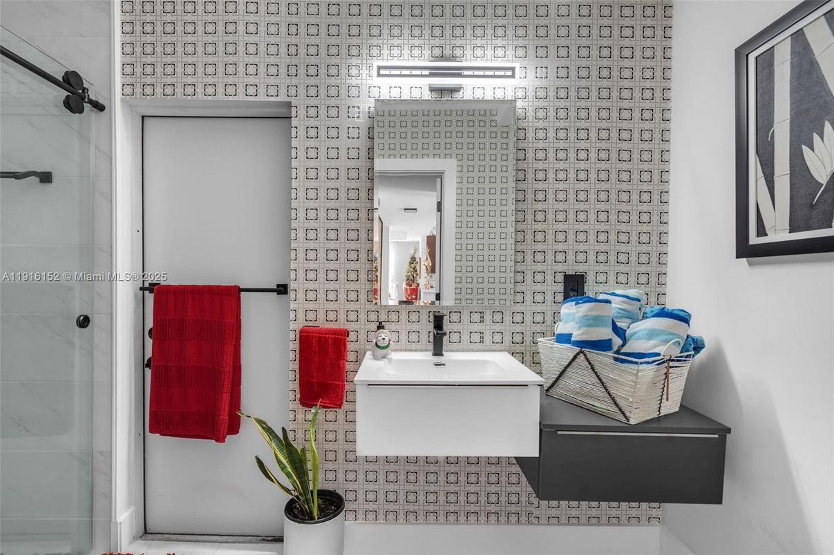 Bathroom, Glass Shower, Interior