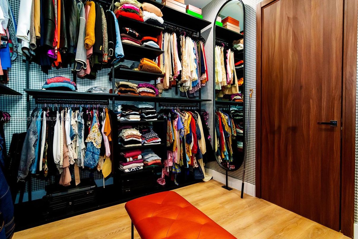 Interior, Walk-in Closets, Wood Texture Flooring