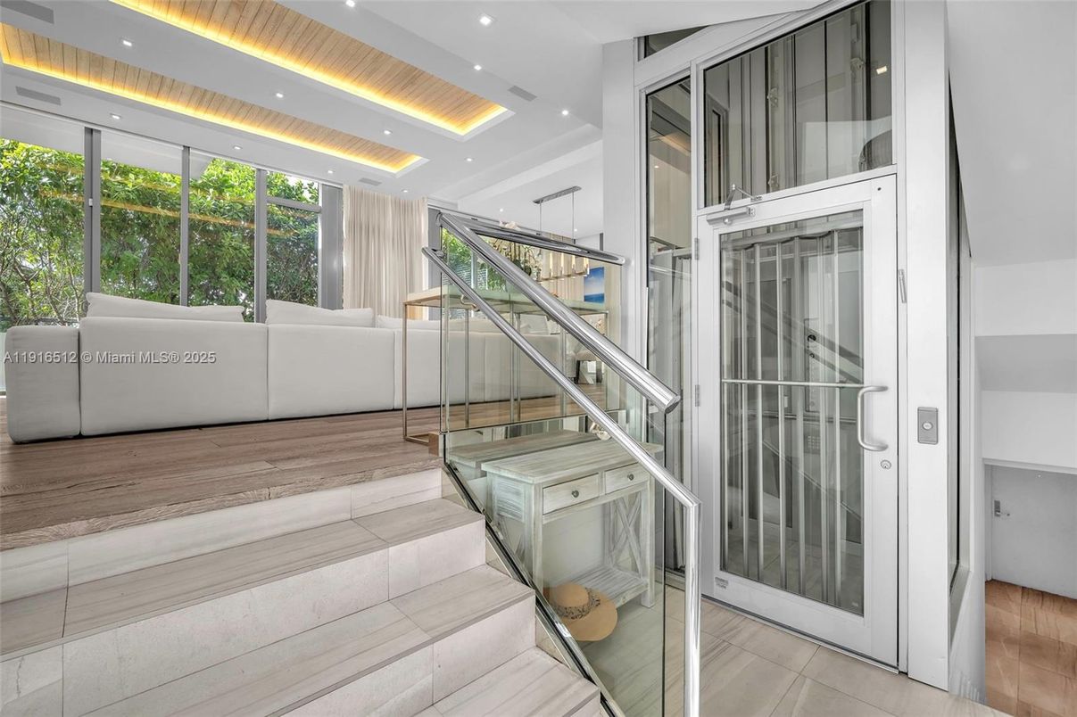 Interior, Recessed Lighting, Wood Texture Flooring