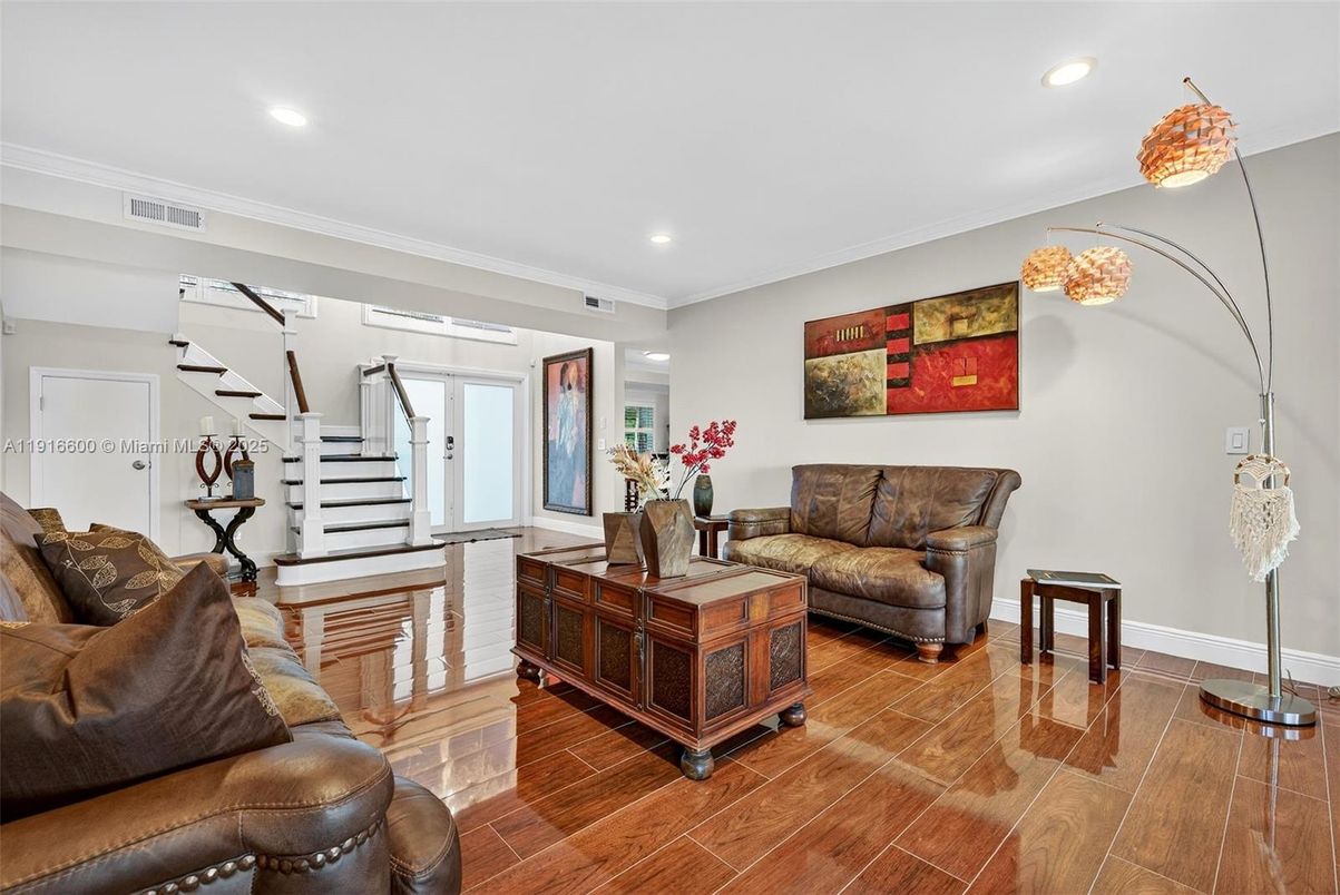 Interior, Living room, Recessed Lighting, Wood Texture Flooring