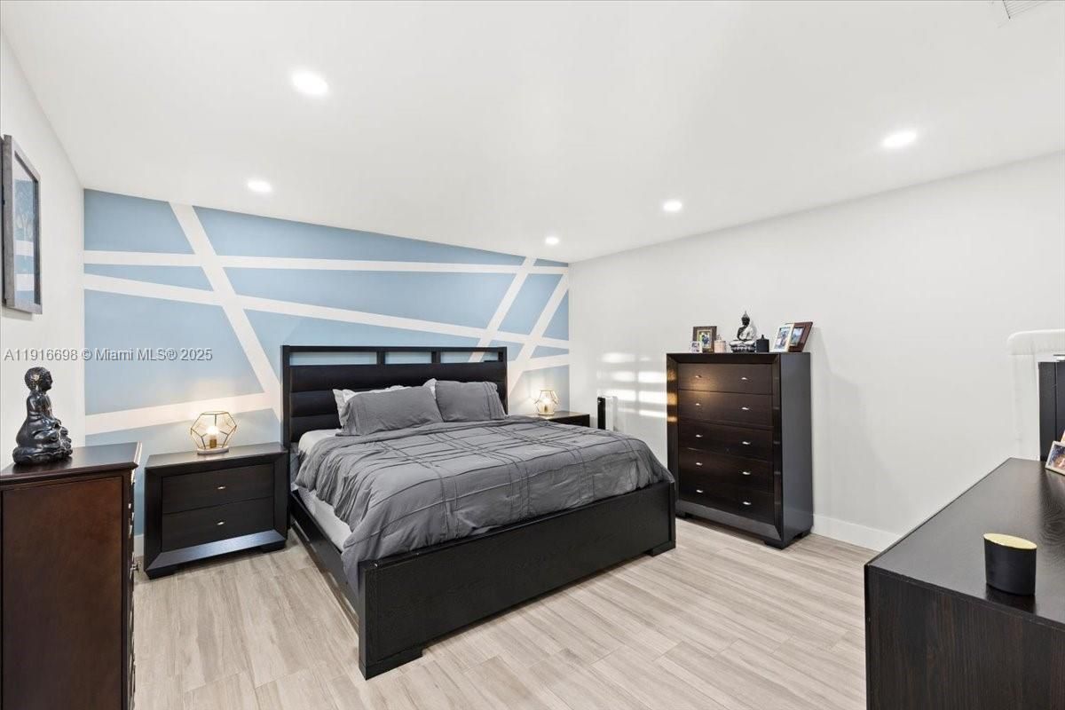 Bedroom, Interior, Recessed Lighting, Wood Texture Flooring