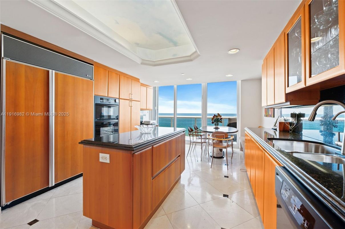 Dining room, Interior, Kitchen, Recessed Lighting, Stainless Steel Appliances, Water