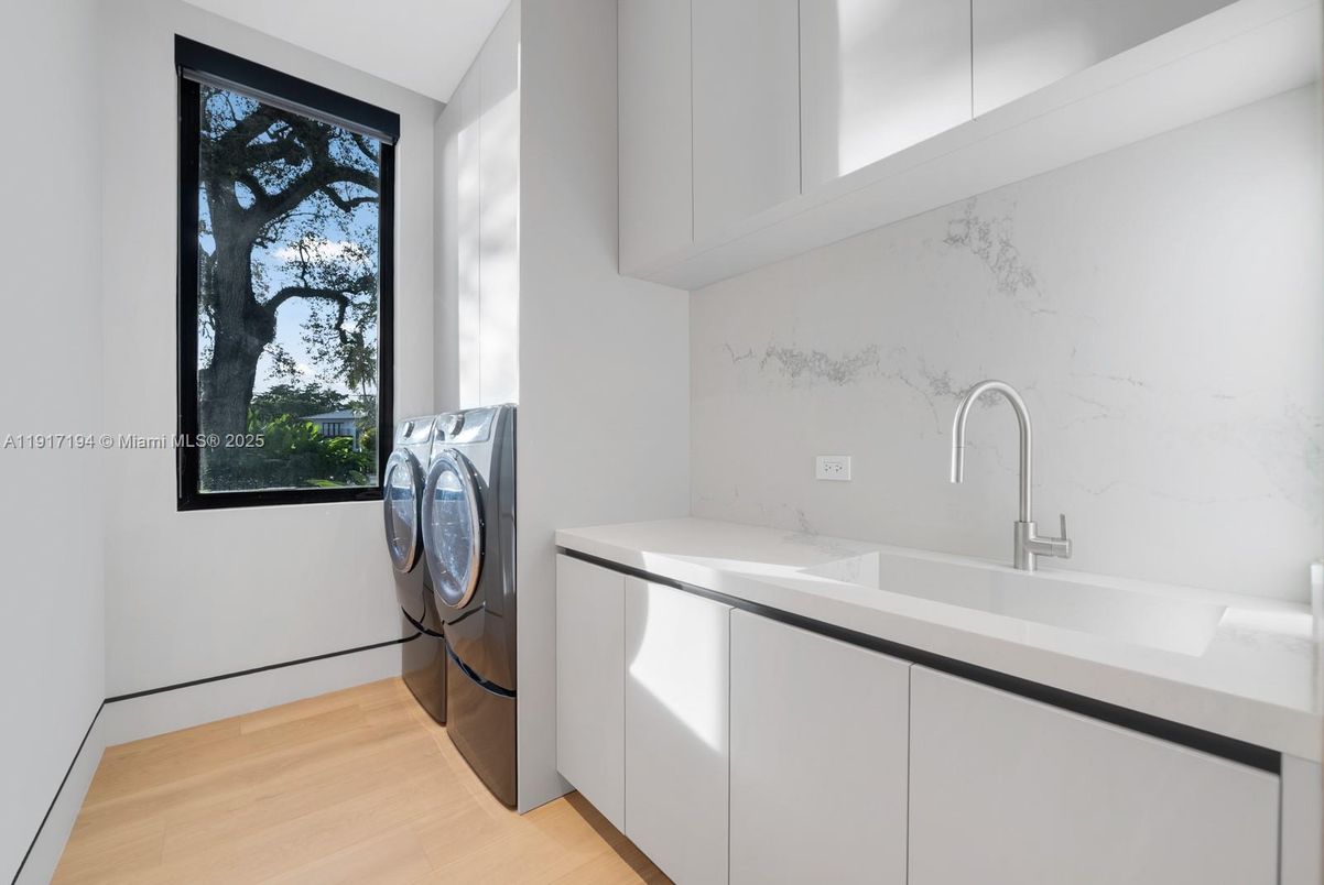 Interior, Marble Walls, Washer, Wood Texture Flooring