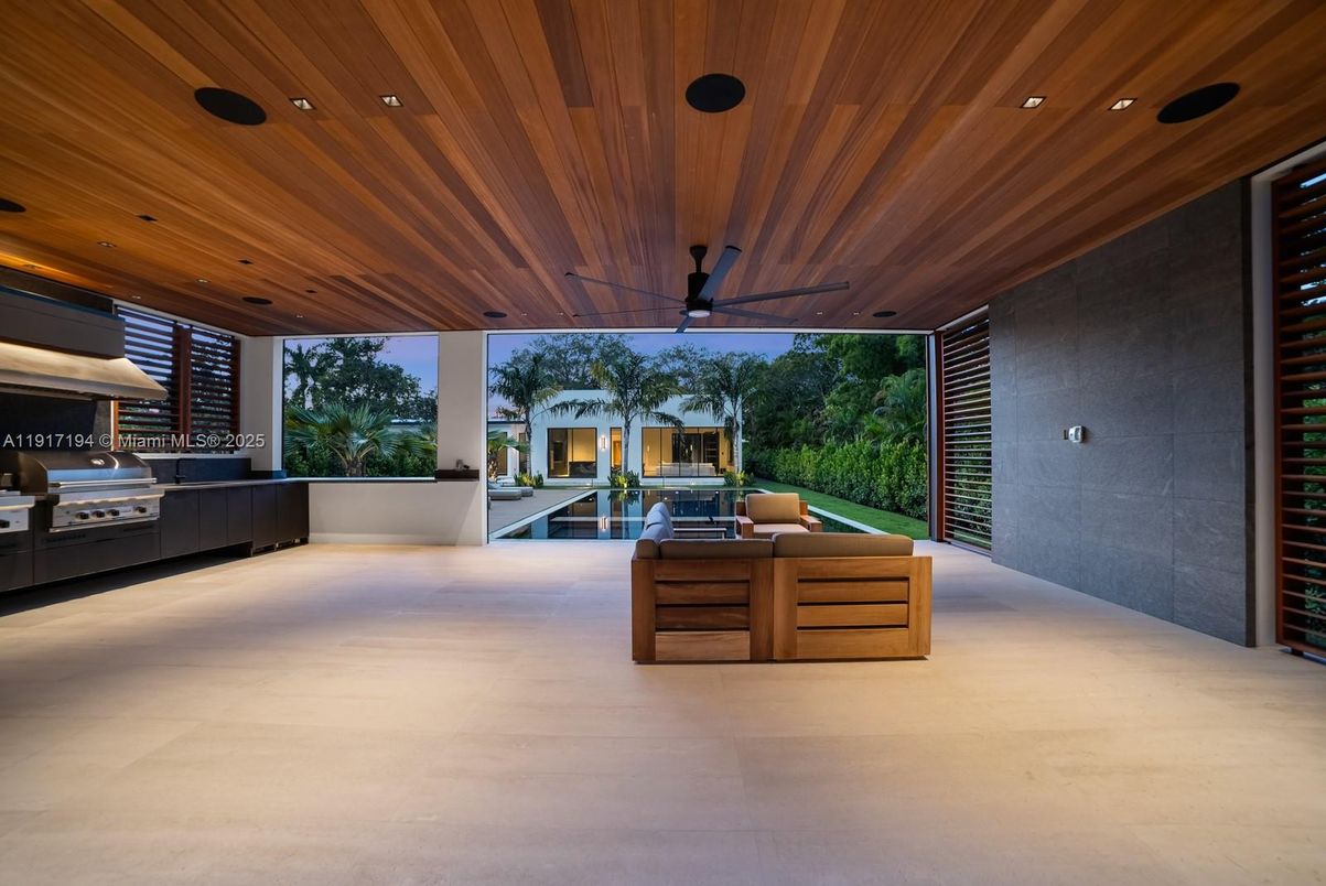 Exterior, Outdoor Kitchen