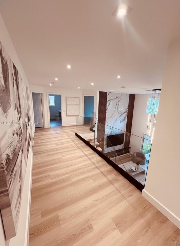 Interior, Recessed Lighting, Wood Texture Flooring