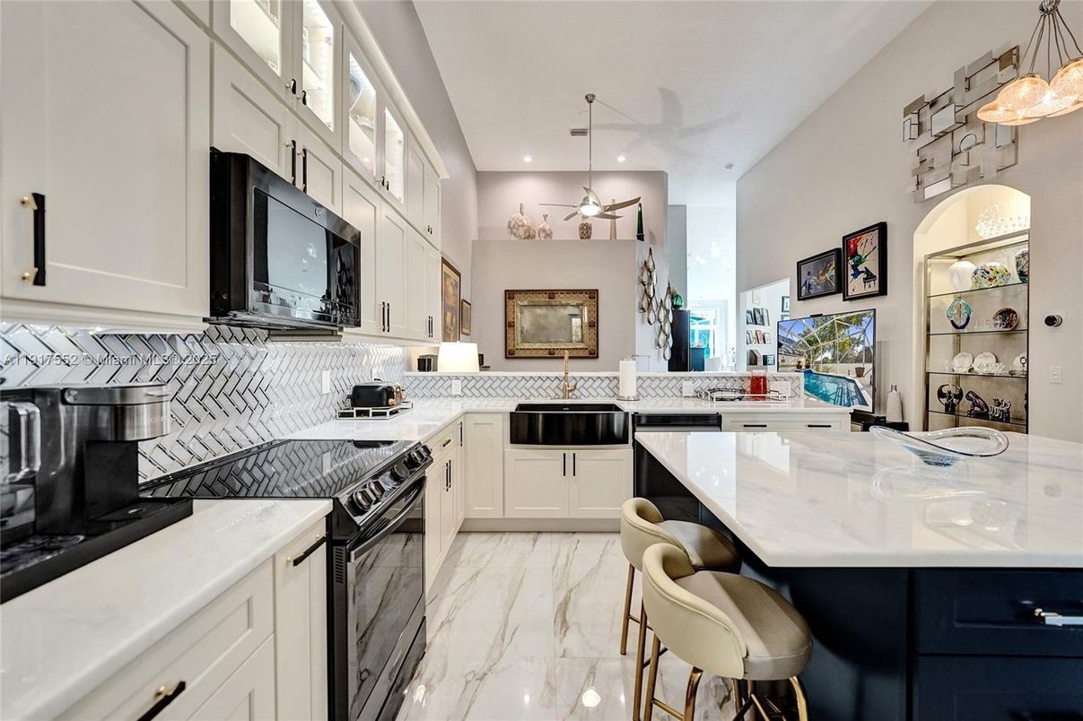 Interior, Kitchen, Marble, Pendant Lights, Recessed Lighting