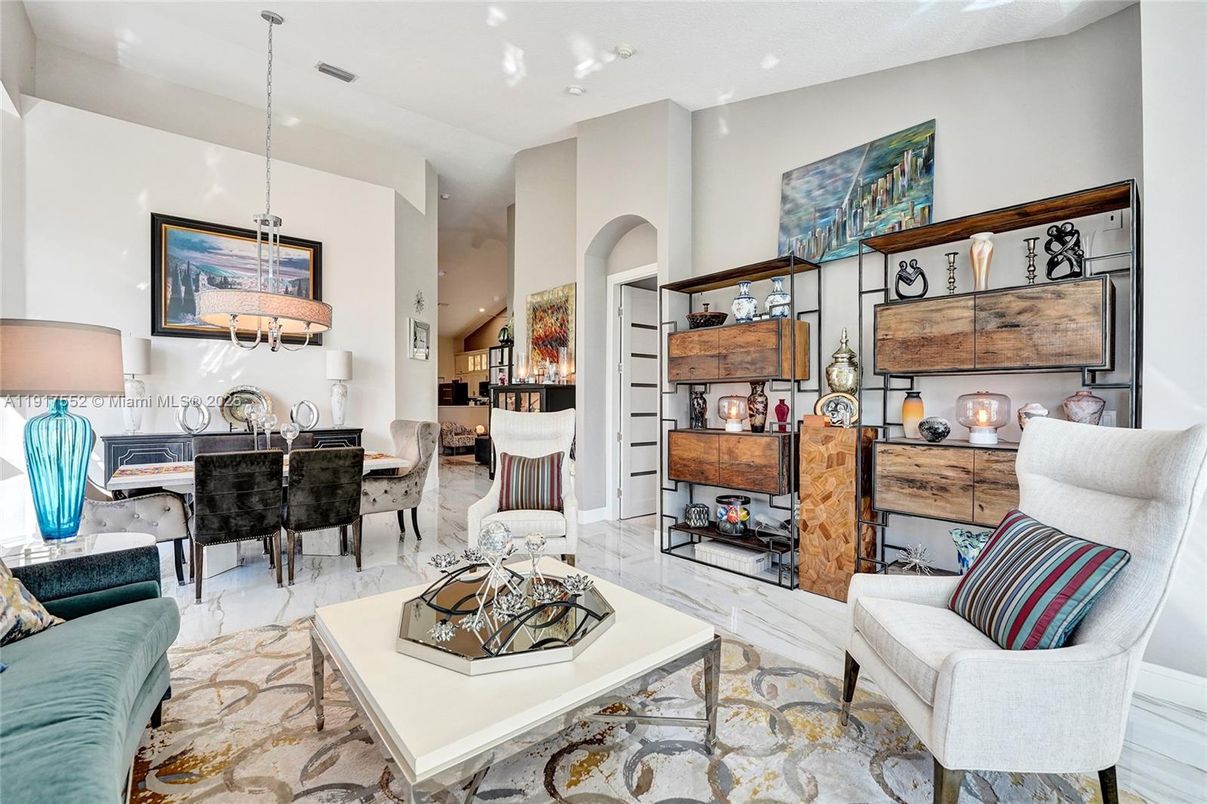 Dining room, Interior, Living room, Pendant Lights, Recessed Lighting