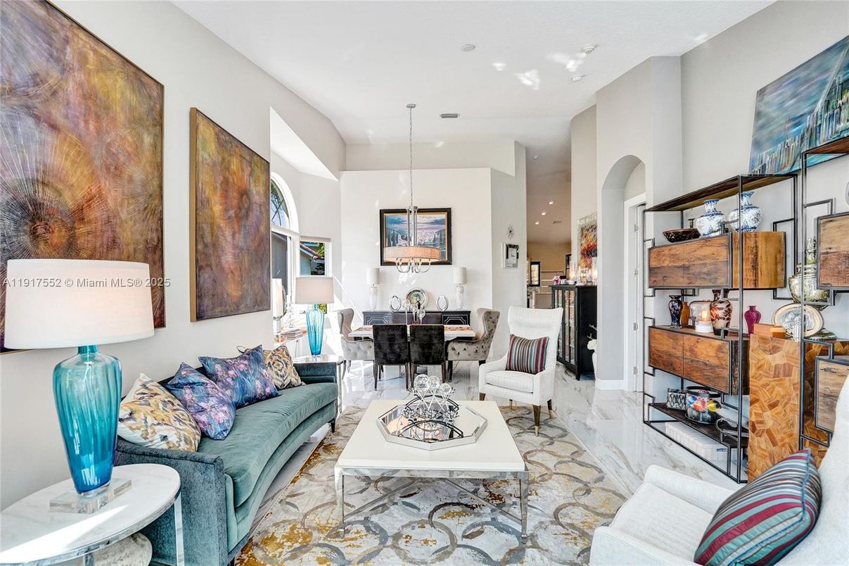 Dining room, Interior, Living room, Pendant Lights, Recessed Lighting