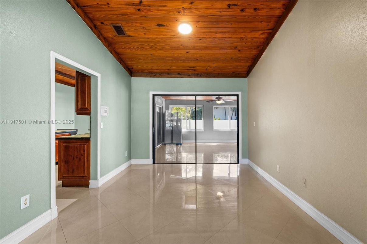 Empty room, Interior, Recessed Lighting, Wooden Ceilings