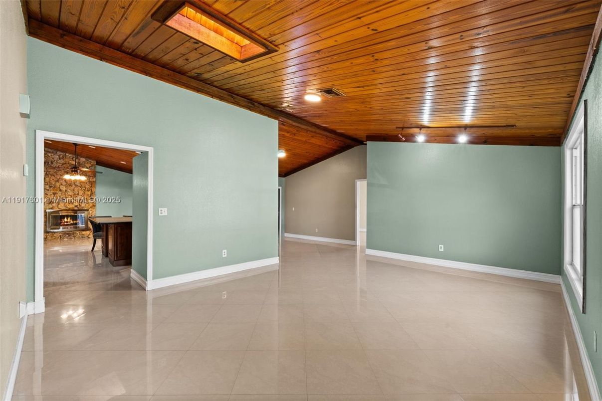 Empty room, Interior, Recessed Lighting, Wooden Ceilings