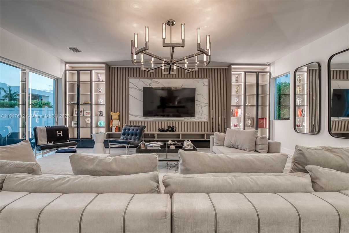 Chandelier, Interior, Living room