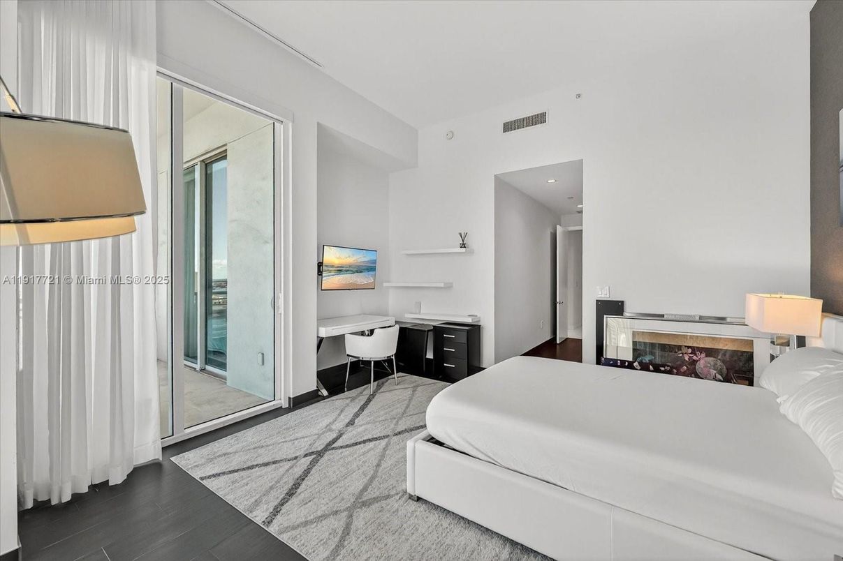 Bedroom, Home Office, Interior, Recessed Lighting, Wood Texture Flooring