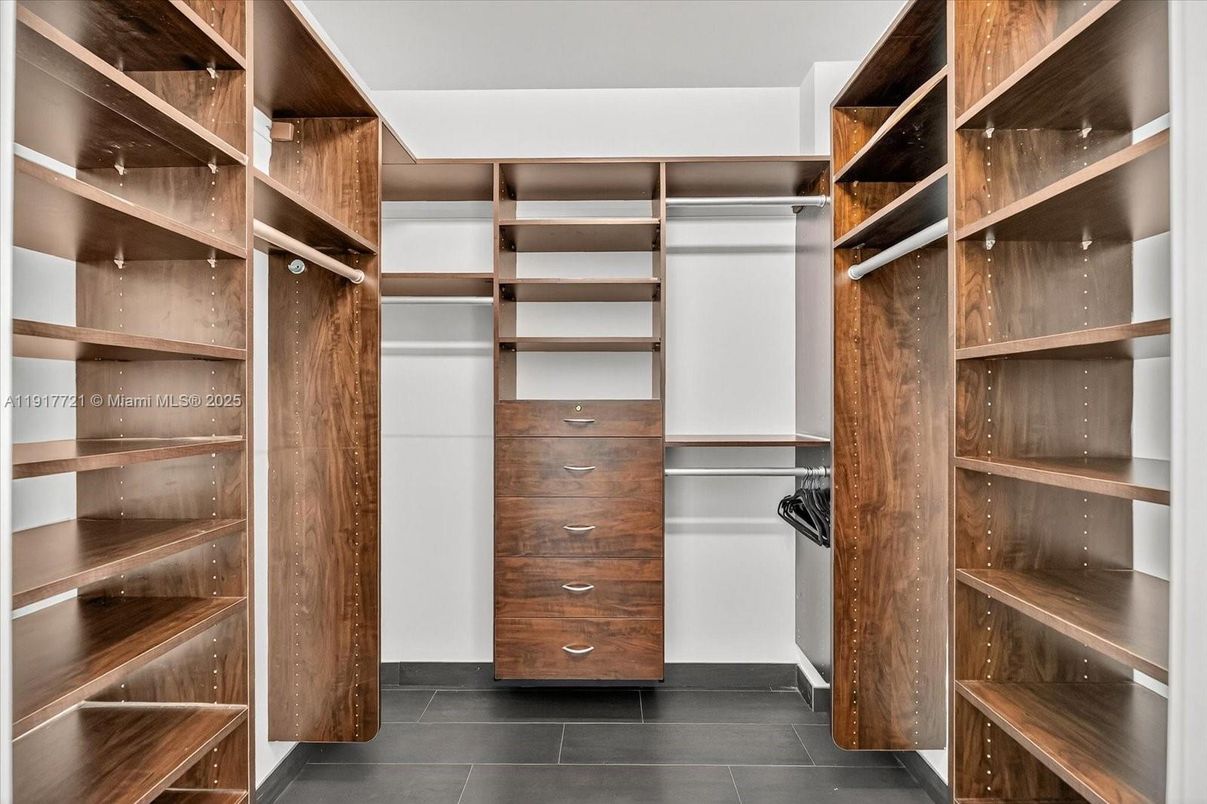 Interior, Walk-in Closets