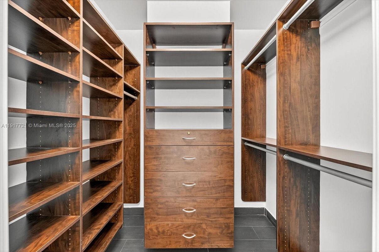 Interior, Walk-in Closets