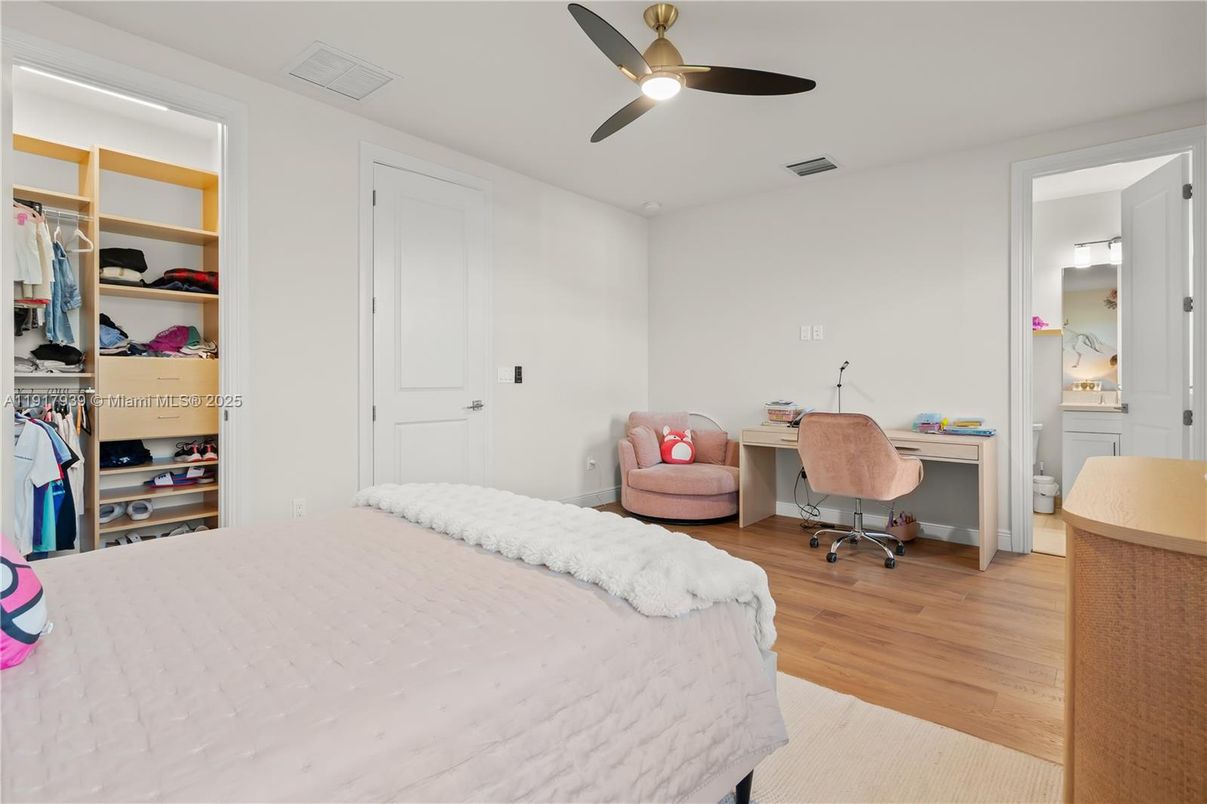 Bedroom, Home Office, Interior, Wood Texture Flooring