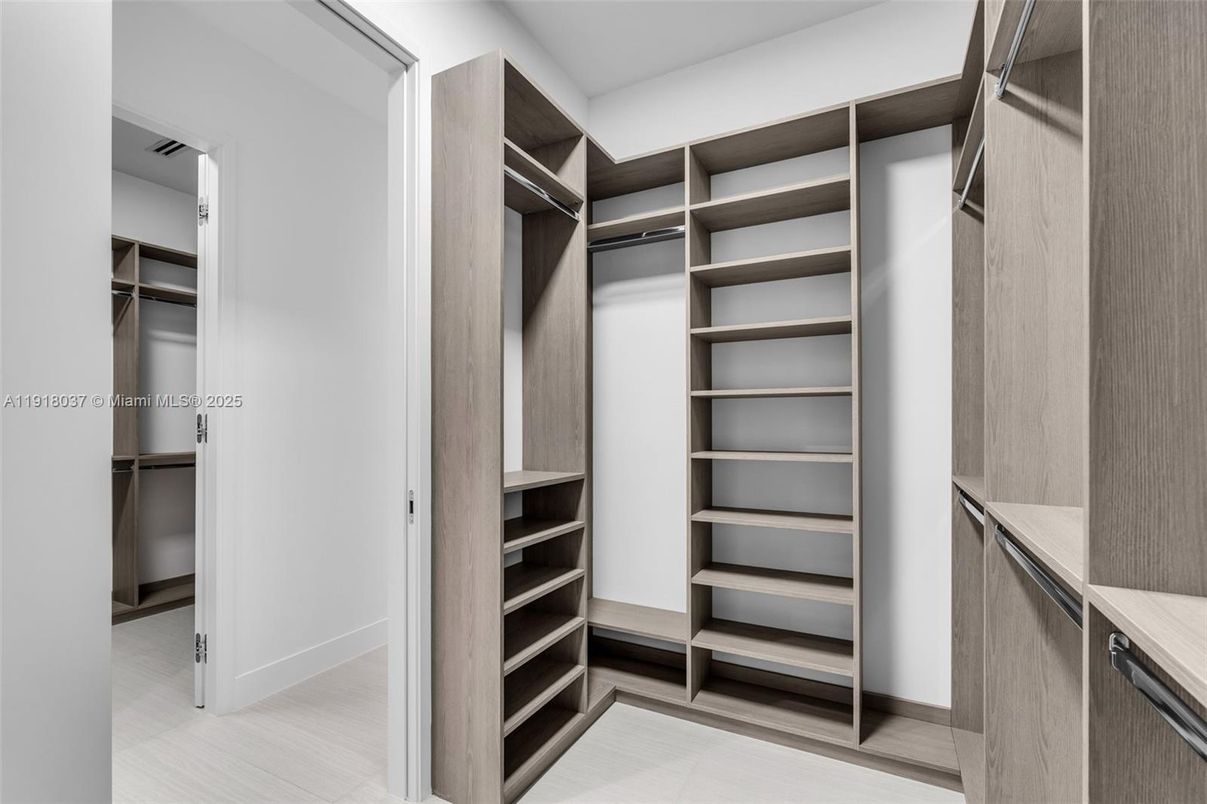 Interior, Walk-in Closets