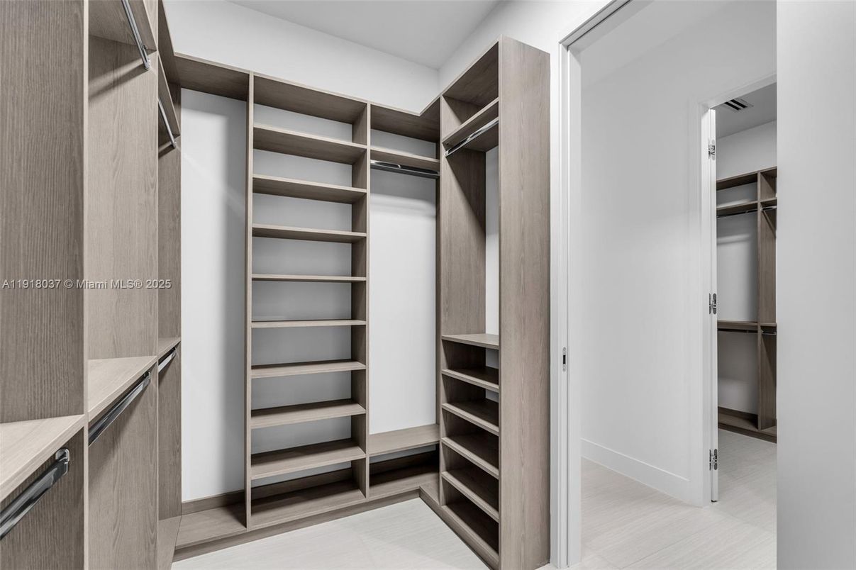 Interior, Walk-in Closets