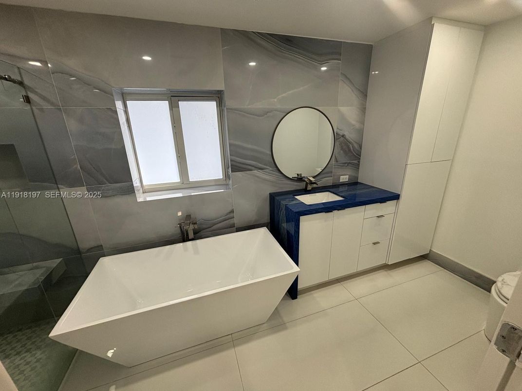 Bathroom, Free Standing Baths, Interior, Recessed Lighting