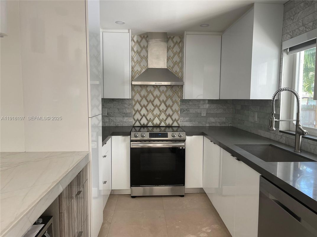 Interior, Kitchen, Stainless Steel Appliances