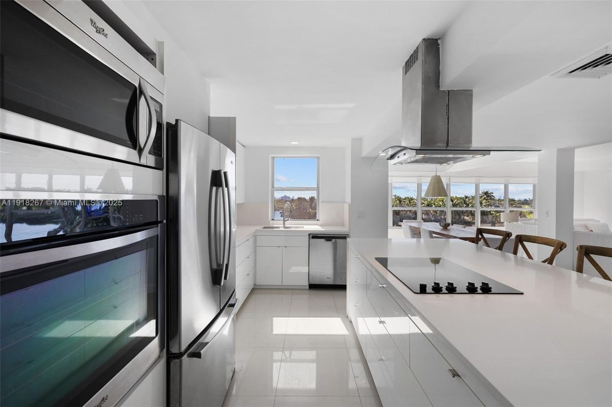 Dining room, Interior, Kitchen, Recessed Lighting, Stainless Steel Appliances, Water