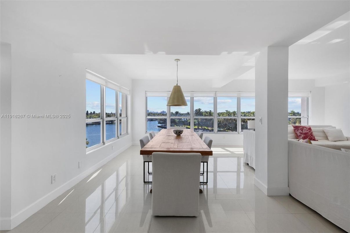Dining room, Interior, Pendant Lights, Water